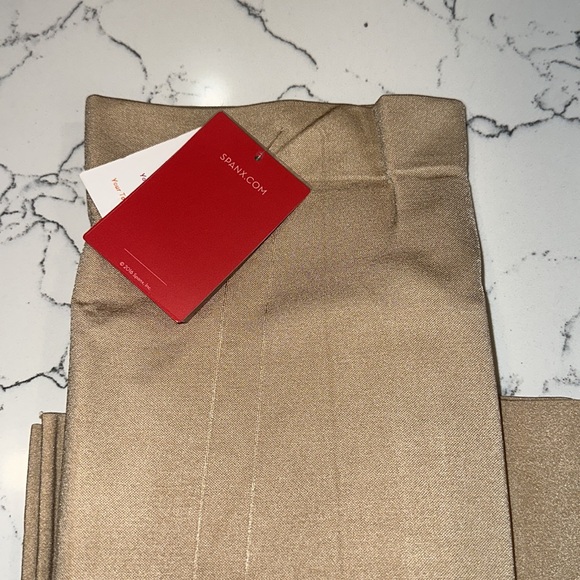 New Spanx OnCore High Waisted Mid Thigh Shaper - Picture 7 of 9